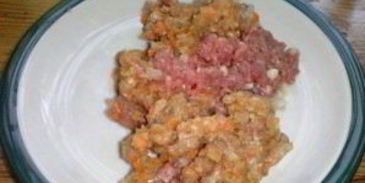 перец, фаршированный булгуром, мясом и овощами