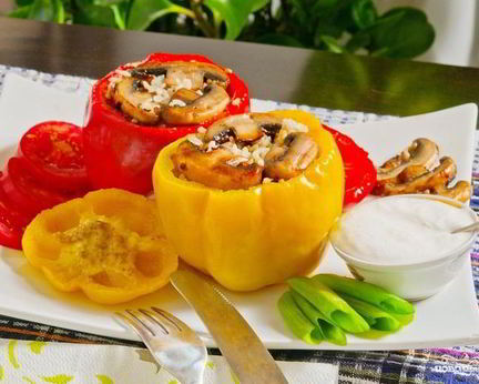 Перец, фаршированный грибами и рисом
