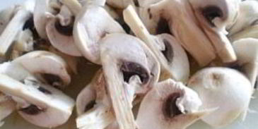 перец, фаршированный грибами и рисом