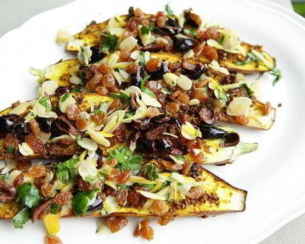 Пряные баклажаны с миндальной начинкой