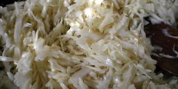 тушеная капуста с яблоками