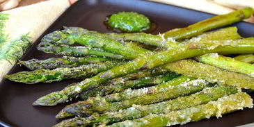 запеченная спаржа