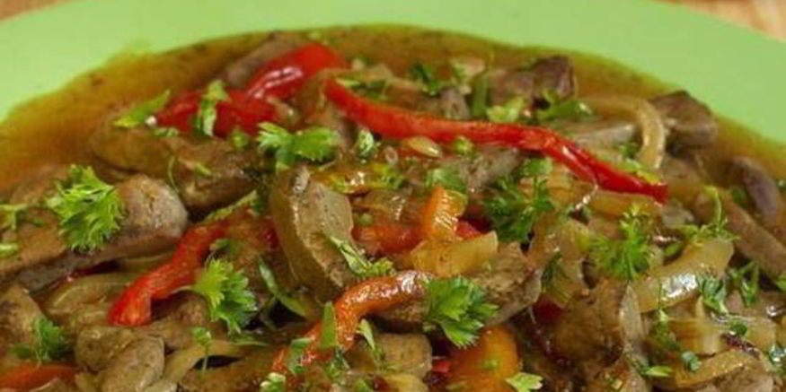 Рецепт говяжьей печени по-домашнему с луком и перцем