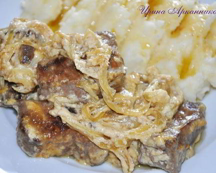 Говяжья печень под сметанно-горчичным соусом