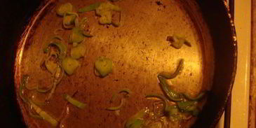 говяжья печень с грибным соусом