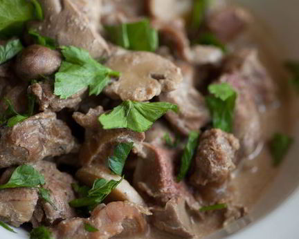 Куриная печень с грибами