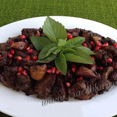 Куриная печень с инжиром и вином