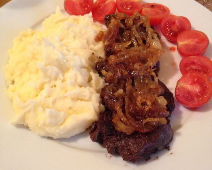 Куриная печень с медовым луком