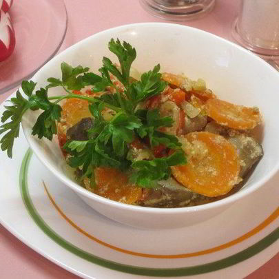 Куриная печень с овощами в духовке