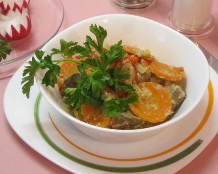 Куриная печень с овощами в духовке