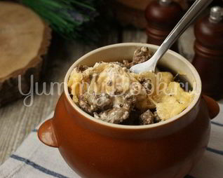 Куриная печень с сыром в горшочке