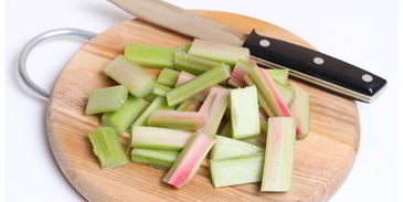 куриная печень тушеная с ревенем