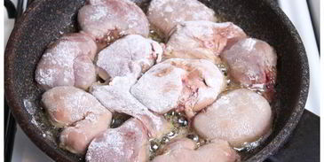 куриная печень тушеная с ревенем