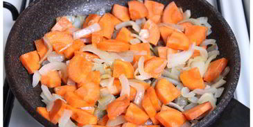 куриная печень тушеная с ревенем