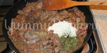 куриная печень в сливочном соусе с карри