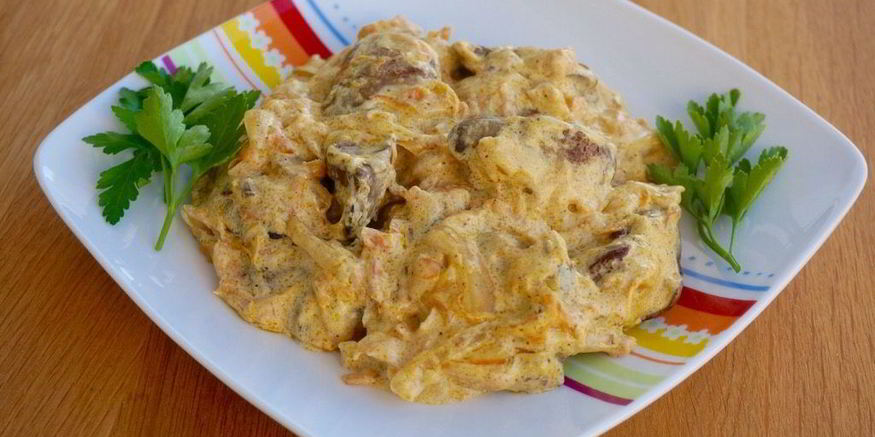 Рецепт куриной печени в сметанном соусе