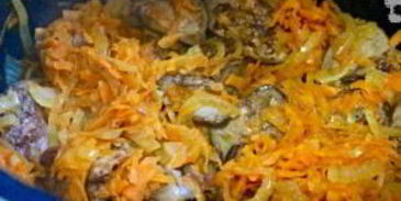 куриная печень в сметанном соусе