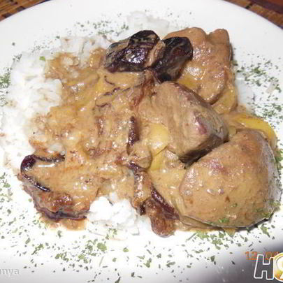 Печень индюшки с яблоками и черносливом