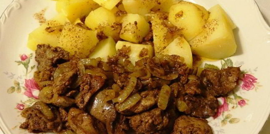 Рецепт печени куриной, тушенной с луком