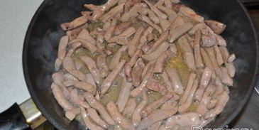 печень, тушенная в сливках