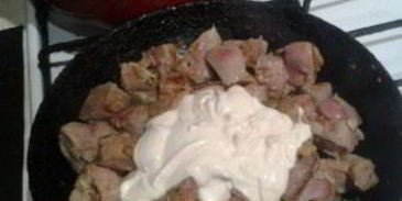 свиная печень в сметане