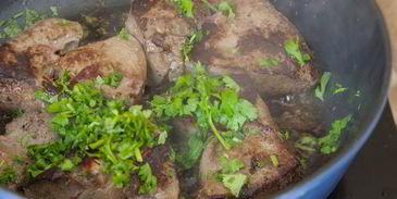 телячья печень со шпинатом