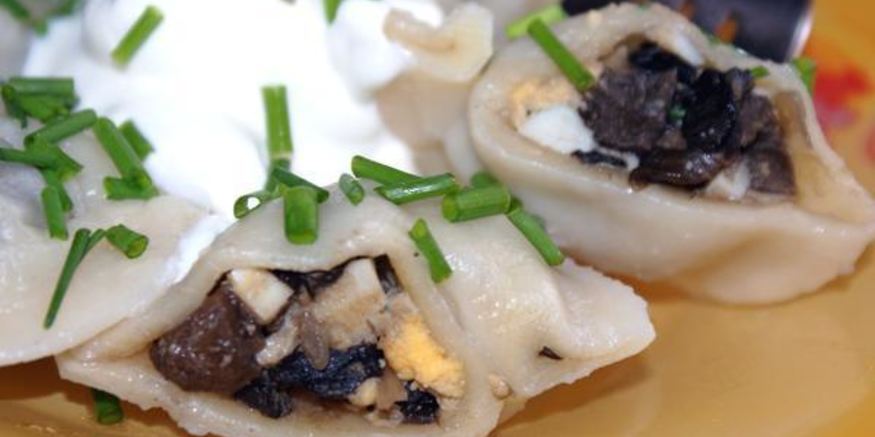 Рецепт пельменей с сухими грибами и яйцом