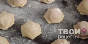 пельмени, запеченные со сметаной и сыром