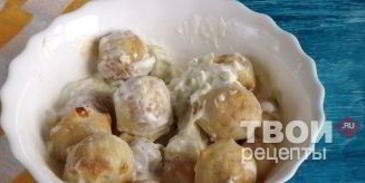 пельмени, запеченные со сметаной и сыром