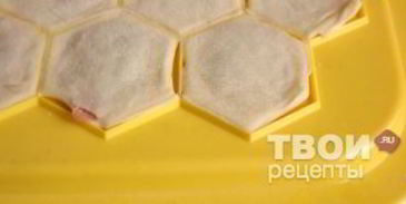 пельмени, запеченные со сметаной и сыром