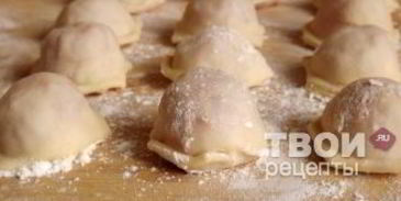 пельмени, запеченные со сметаной и сыром