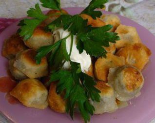 Жареные пельмени с грибами из заварного теста