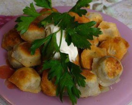 Жареные пельмени с грибами из заварного теста