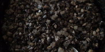 жареные пельмени с грибами из заварного теста