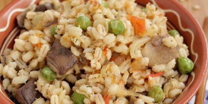 Рецепт паэльи из перловой крупы и лесных грибов