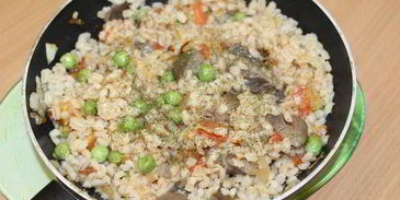паэлья из перловой крупы и лесных грибов
