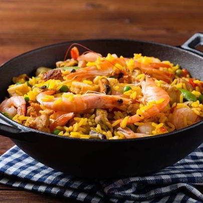 Паэлья с курицей и креветками