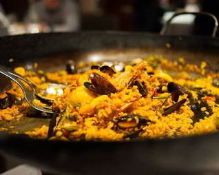 Паэлья с треской и мидиями