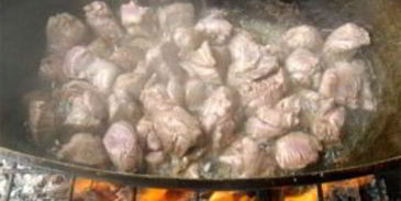 плов из баранины в казане