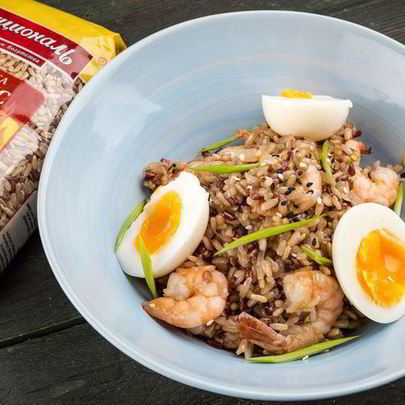 Плов из красного и бурого риса с креветками