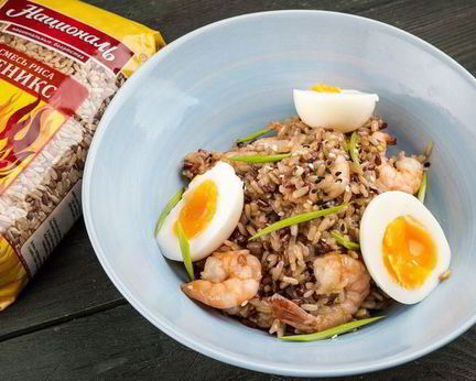 Плов из красного и бурого риса с креветками