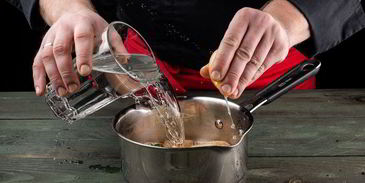 плов из красного и бурого риса с креветками