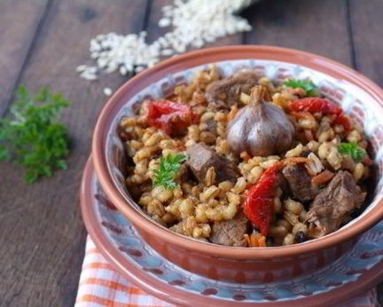 Плов из перловки с курицей