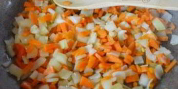 плов на сковороде со свининой