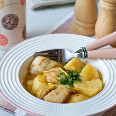 Апельсиновое рагу из курицы и картофеля