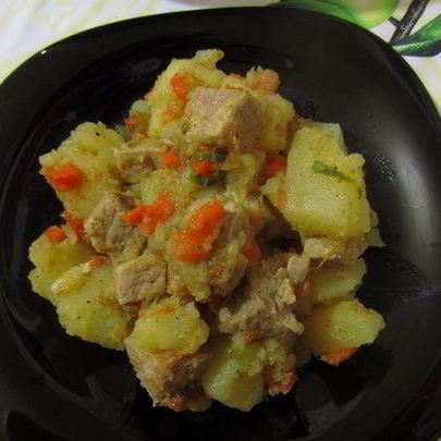 Картофельное рагу со свининой