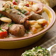 Рецепт Колбасок с фасолевым рагу с соусом персилад