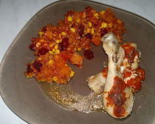 Куриные голени из духовки, чечевичное рагу с тыквой, кукурузой и свеклой