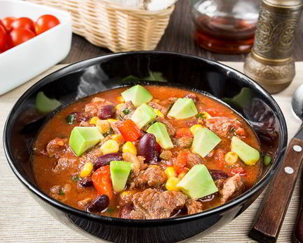 Острое мясное рагу с фасолью и кукурузой