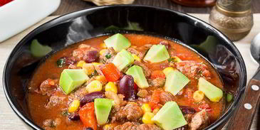 острое мясное рагу с фасолью и кукурузой